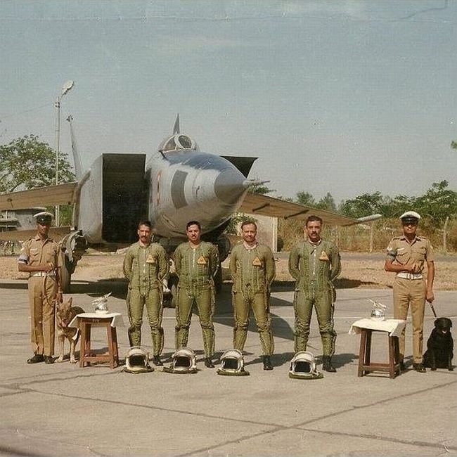 IAF team with MiG-25